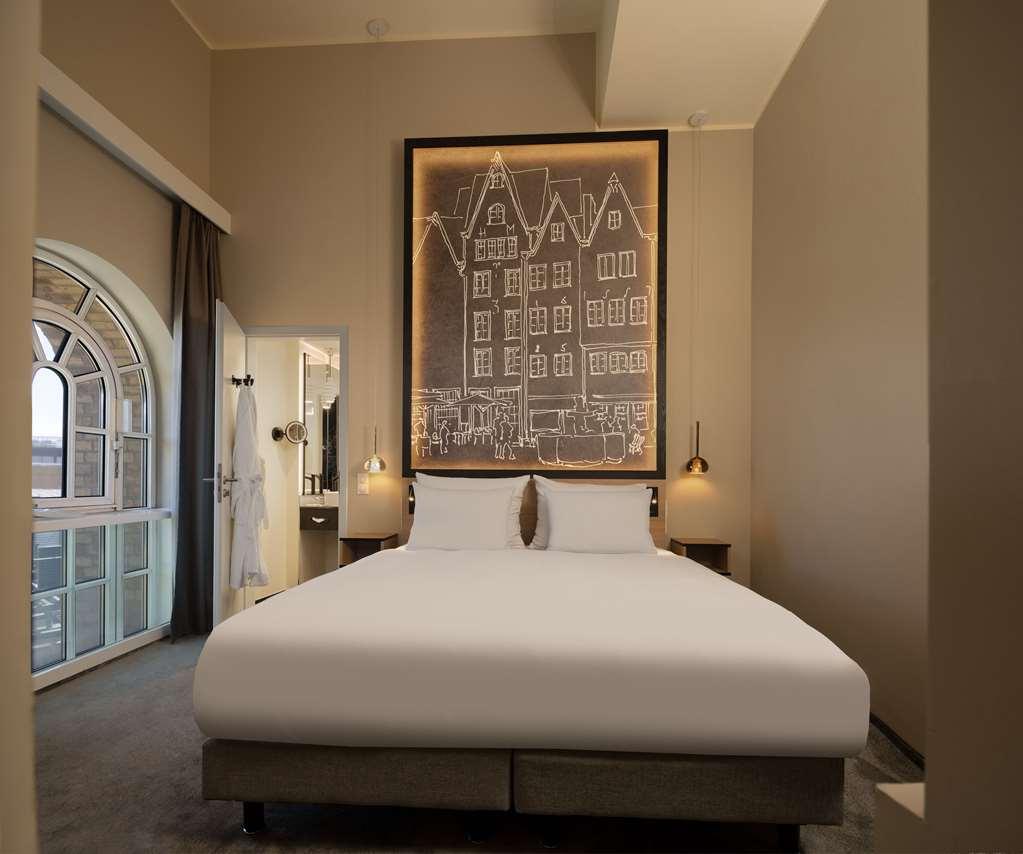 Wasserturm Hotel Cologne, Curio Collection By Hilton Room photo